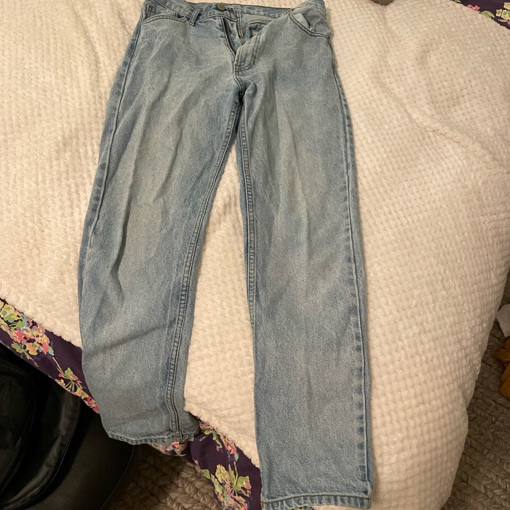 Brandy Melville straight leg light wash jeans